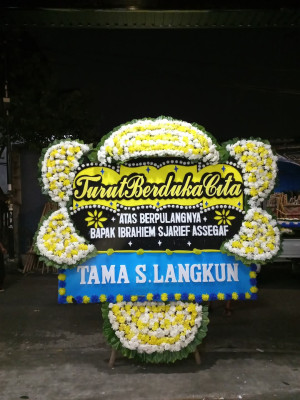Papan Bunga Duka di Giriwoyo